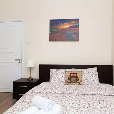 Laila's Cozy Garden House & Guest house 2*
